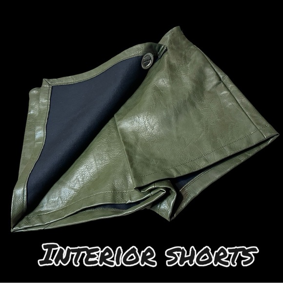 Forever 21 Faux Leather Cross Body Skort in Forest Green. Size 27 - Picture 6 of 9